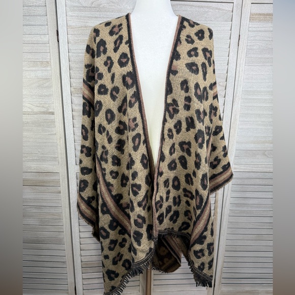 Leopard Print Poncho/Shawl with Fringe Hem Neutral/Black Multi-OSFM - Picture 1 of 2